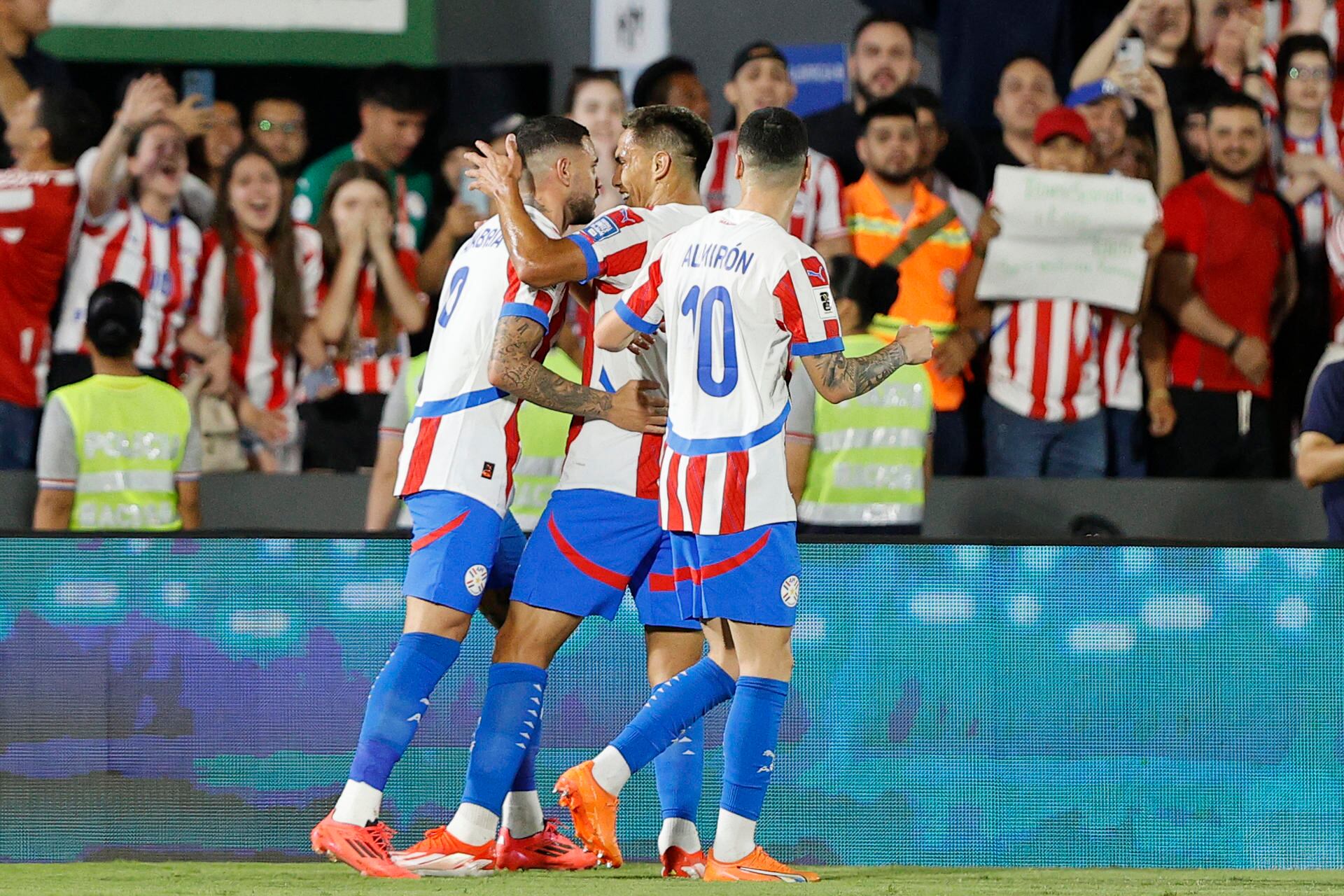 Los paraguayos festejando la igualdad