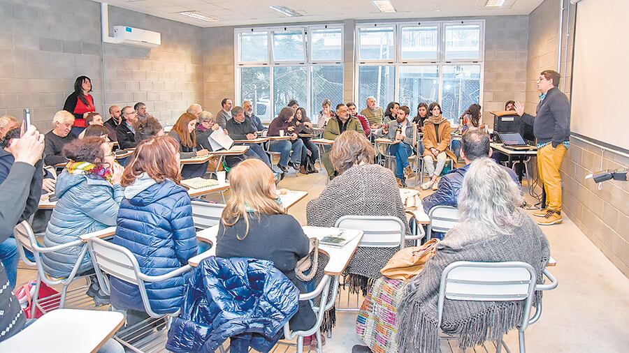 Científicos del Conicet y referentes ambientalistas en el debate.