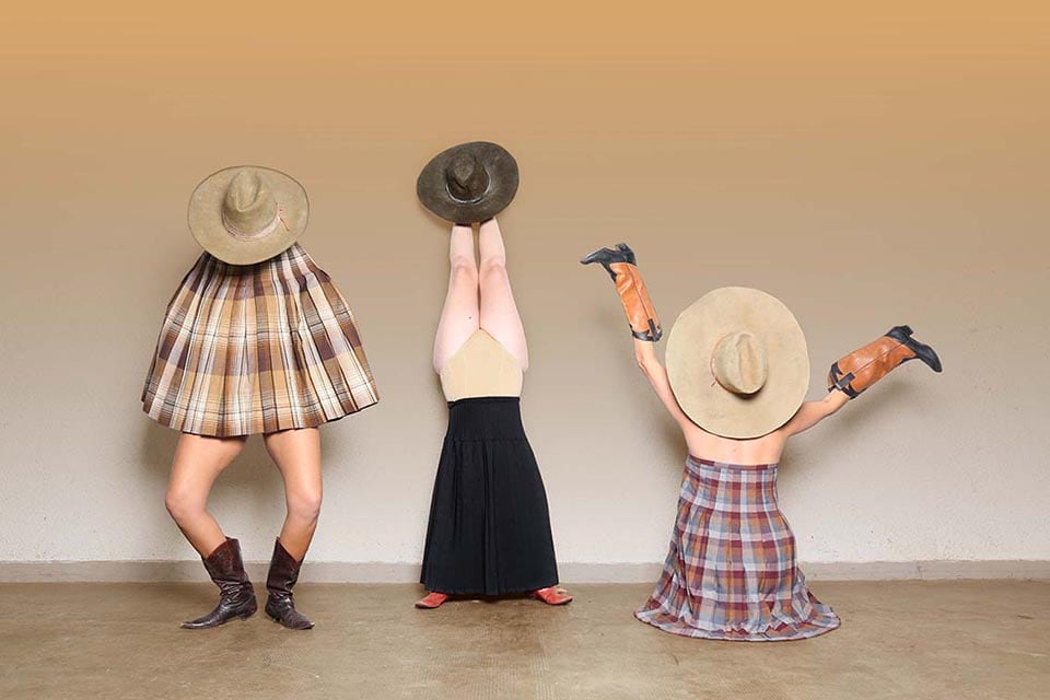 Las autoras consideran que, de a poco, se le ha empezado a dar al vestuario el reconocimiento de ser un lenguaje particular, que construye sentido en la narración.