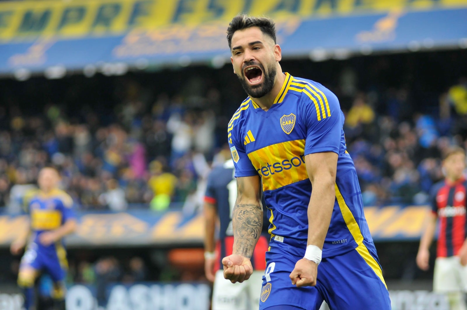 Milton Giménez aprovechó la rotación en Boca y marcó el gol del 1 a 1.