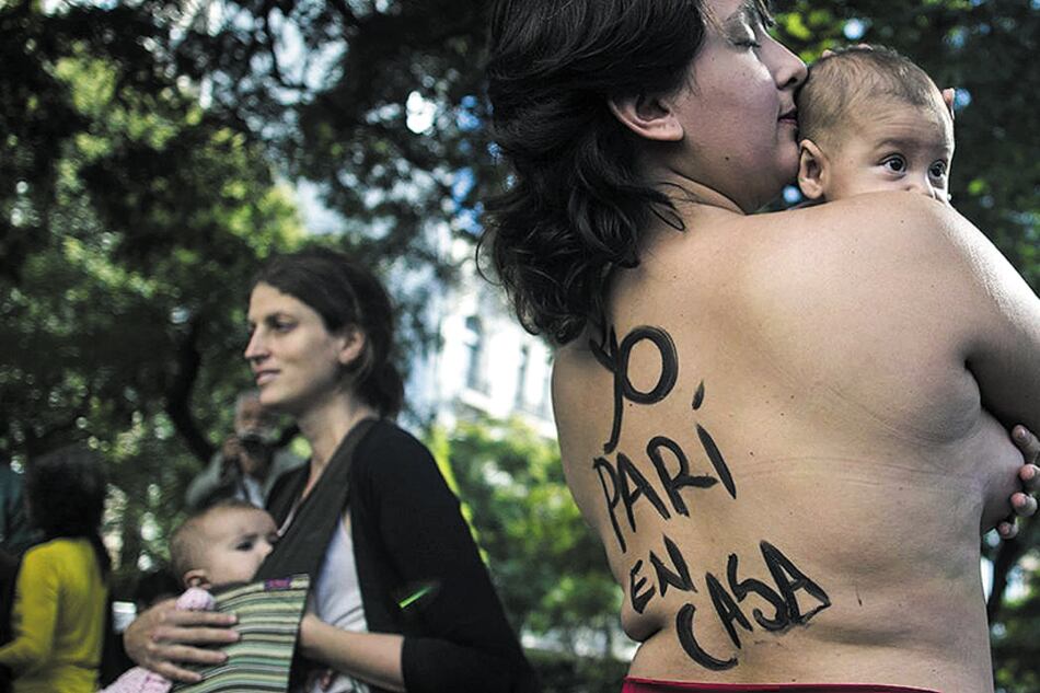 El caso de BelÉn Weber actualizó la movilización de mujeres de 2015 en Buenos Aires, en defensa del derecho a elegir dónde, cómo y con quién parir.