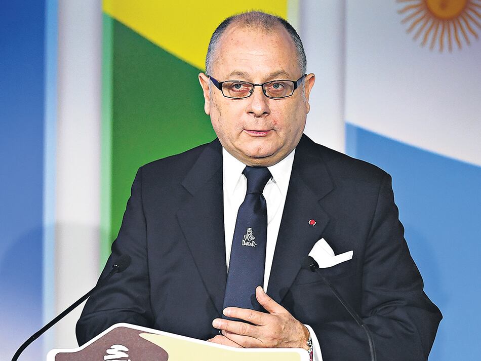 El nuevo canciller Jorge Faurie es un diplomático de carrera con rango de embajador extraordinario y plenipotenciario.