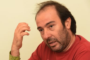 Salvador Vera apunta contra policías y también prefectos.