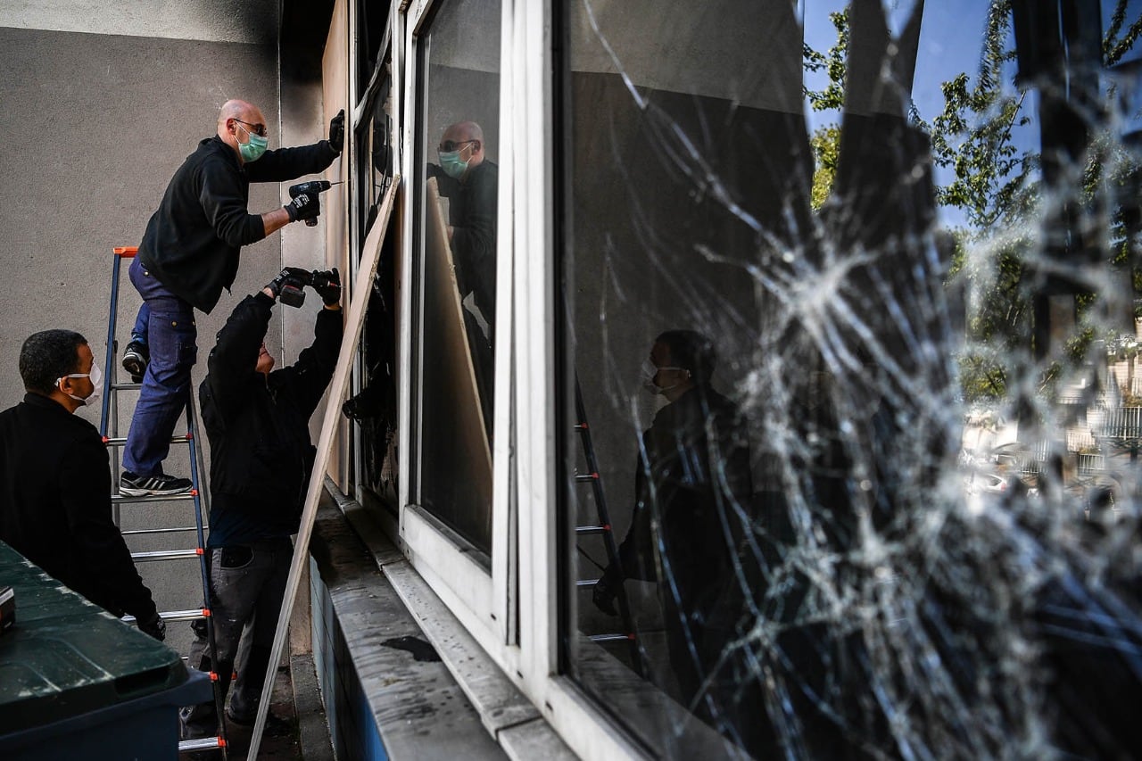 Una escuela primaria recibió el impacto de los choques entre jóvenes y la policía de Gennevilliers.