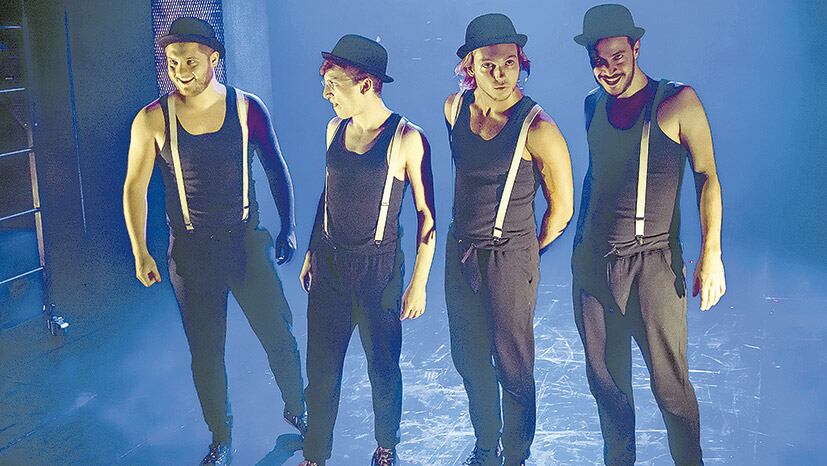 La naranja mecánica en su primera representación argentina del clásico de la literatura y el cine.