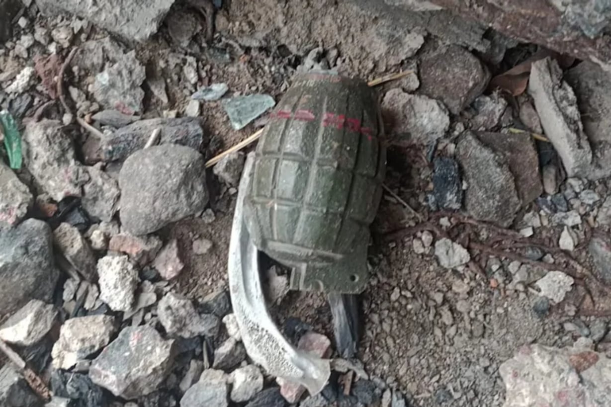 Una granada hallada en las vías del tren Belgrano Norte puso en alerta a los vecinos de Núñez