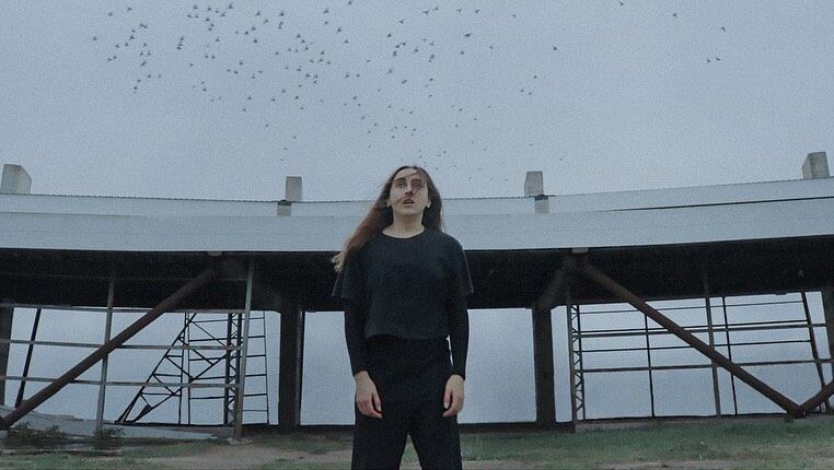 Habitantes, uno de los cortos en concurso que usa los paisajes desiertos de la pandemia.