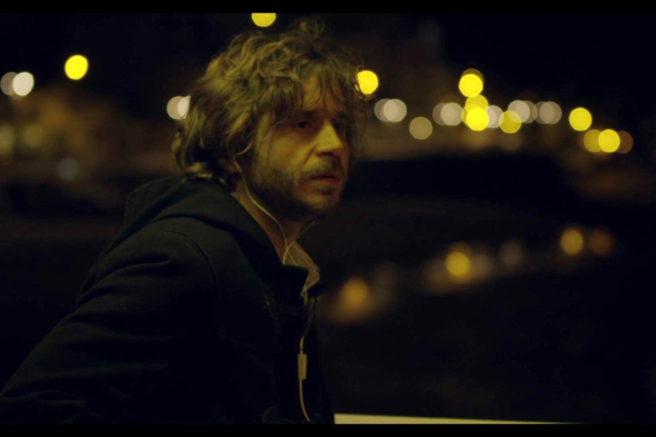 Guille quedó fijado en el pasado, abatido como un hombre cuarenta años mayor.