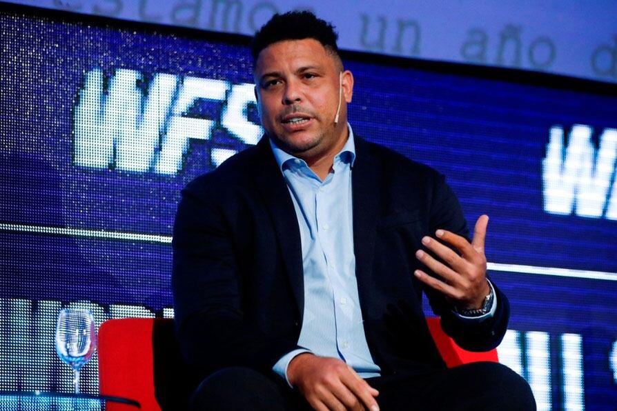 Ronaldo jugó sólo una temporada en el Barcelona. La rompió y fue vendido al Inter.