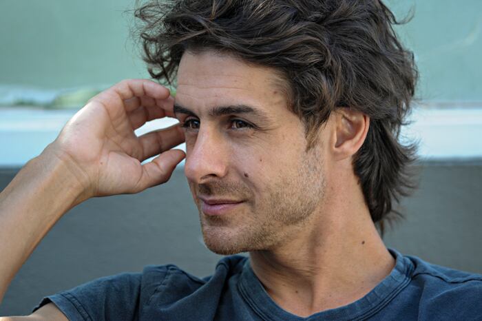 El DT Pablo Aimar, debe cumplir una fecha por suspensión.