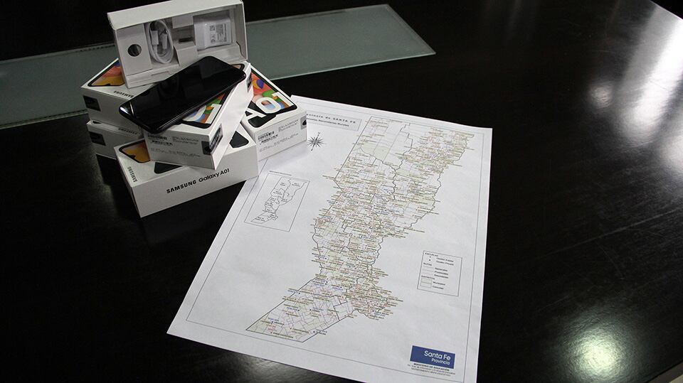 La entrega de los dispositivos son “un bien igualador y solidario".