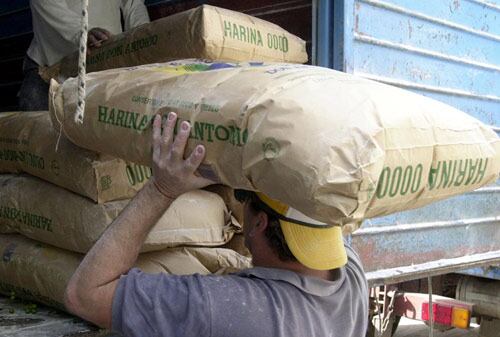 La harina impacta en una larga serie de productos centrales de la canasta básica.