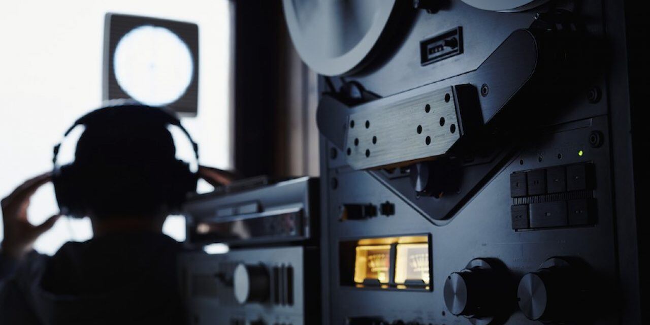 DNU contra el espionaje político.