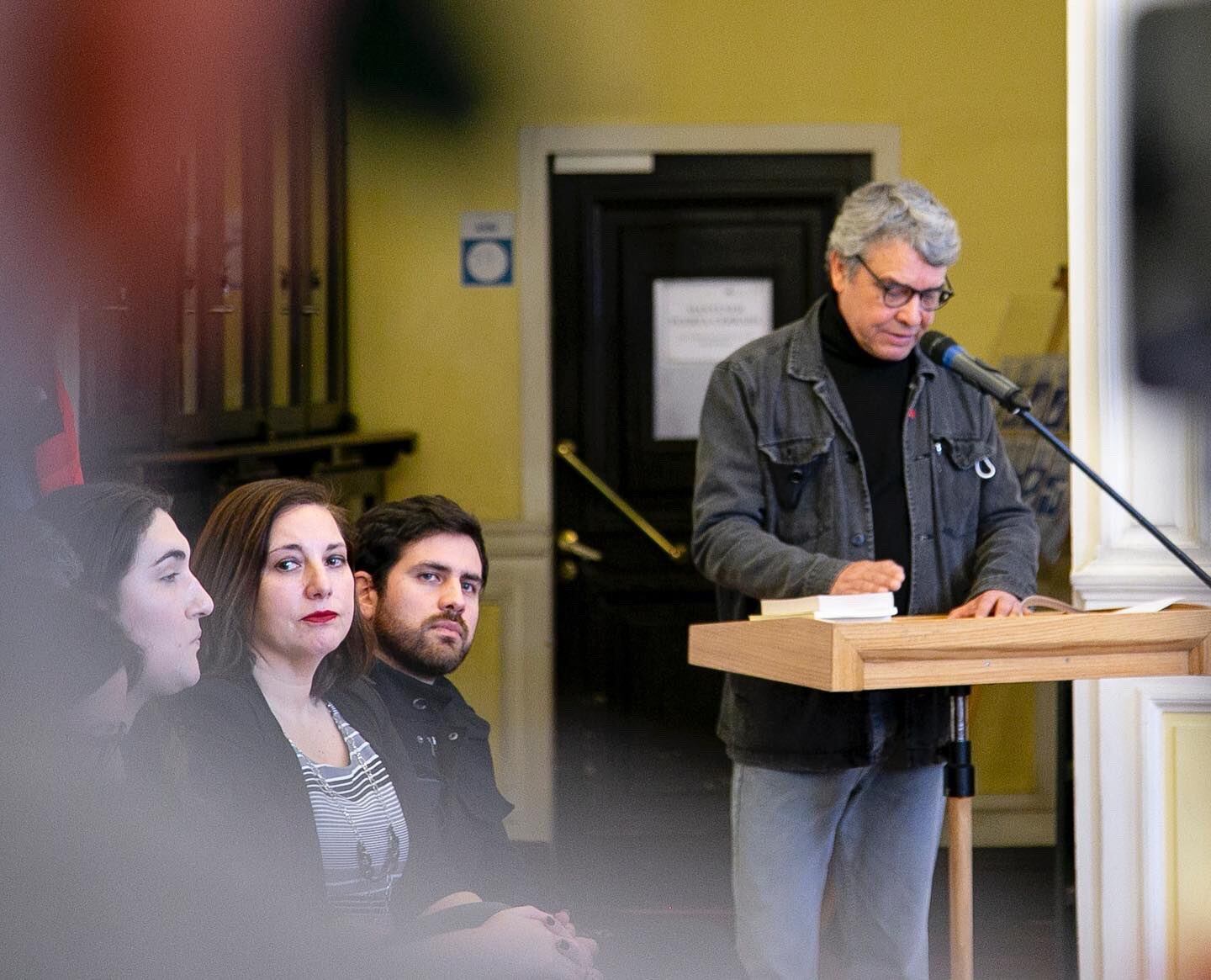 El actor Alejandro Goic durante la lectura del acuerdo firmado por los sectores que apoyan el borrador de la nueva Constitución / Twitter Partido Socialista de Chile