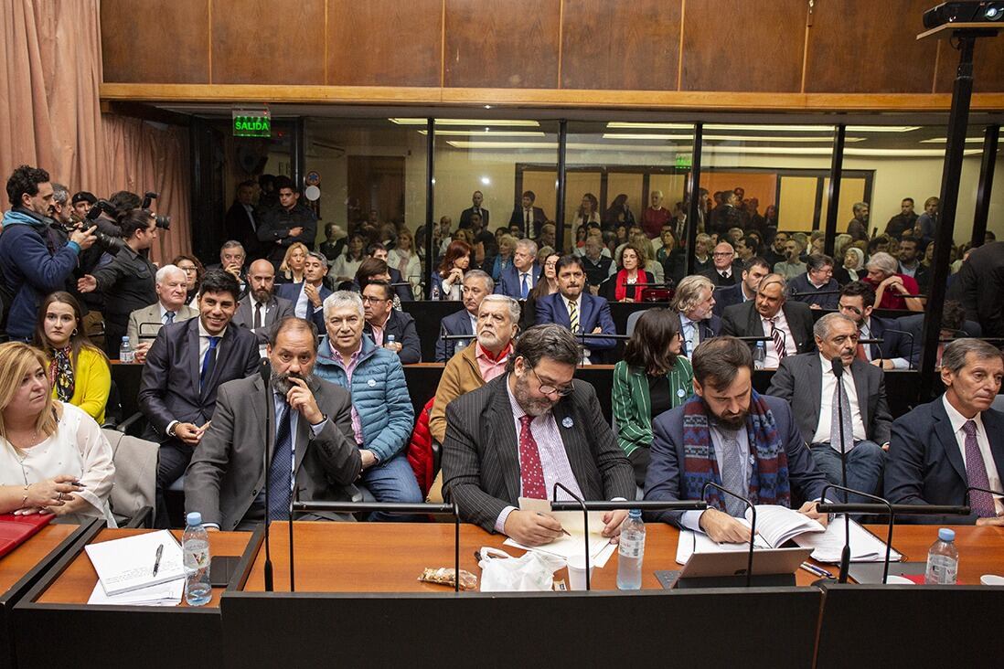 1/5/19. Ante el Tribunal Oral en lo Criminal Federal 2 de la Capital, integrado por los jueces Jorge Gorini, Rodrigo Giménez Uriburu y Andrés Basso el juicio oral denominado causa “Vialidad”.