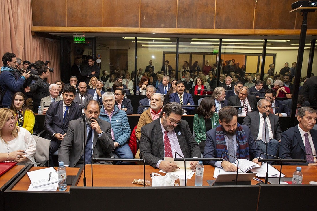 1/5/19. Ante el Tribunal Oral en lo Criminal Federal 2 de la Capital, integrado por los jueces Jorge Gorini, Rodrigo Giménez Uriburu y Andrés Basso el juicio oral denominado causa “Vialidad”.