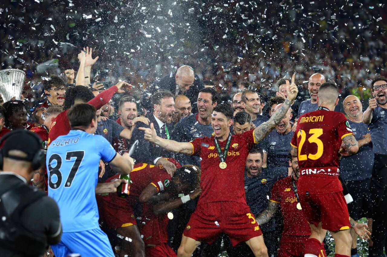 Los jugadores de la Roma de festejo