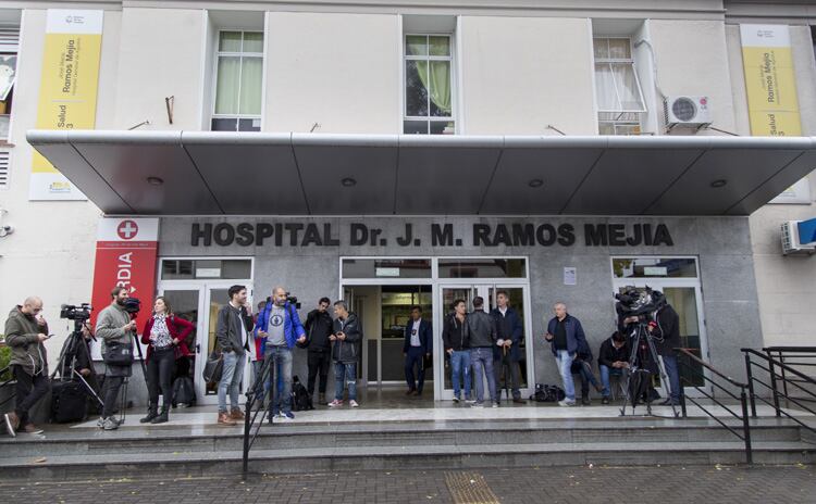 El Hospital Ramos Mejía, donde se encuentra internado Olivares.