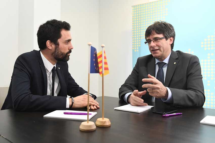 Puigdemont (derecha), reunido con Torrent en Bruselas la semana pasada.