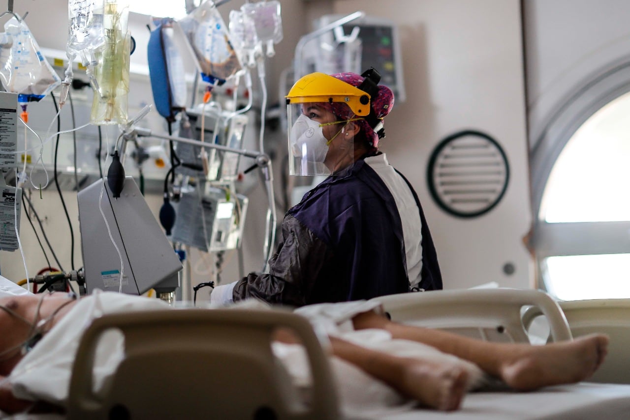 El estudio puntualiza que la vacunación puede "restringir de forma efectiva la propagación" de la enfermedad. 