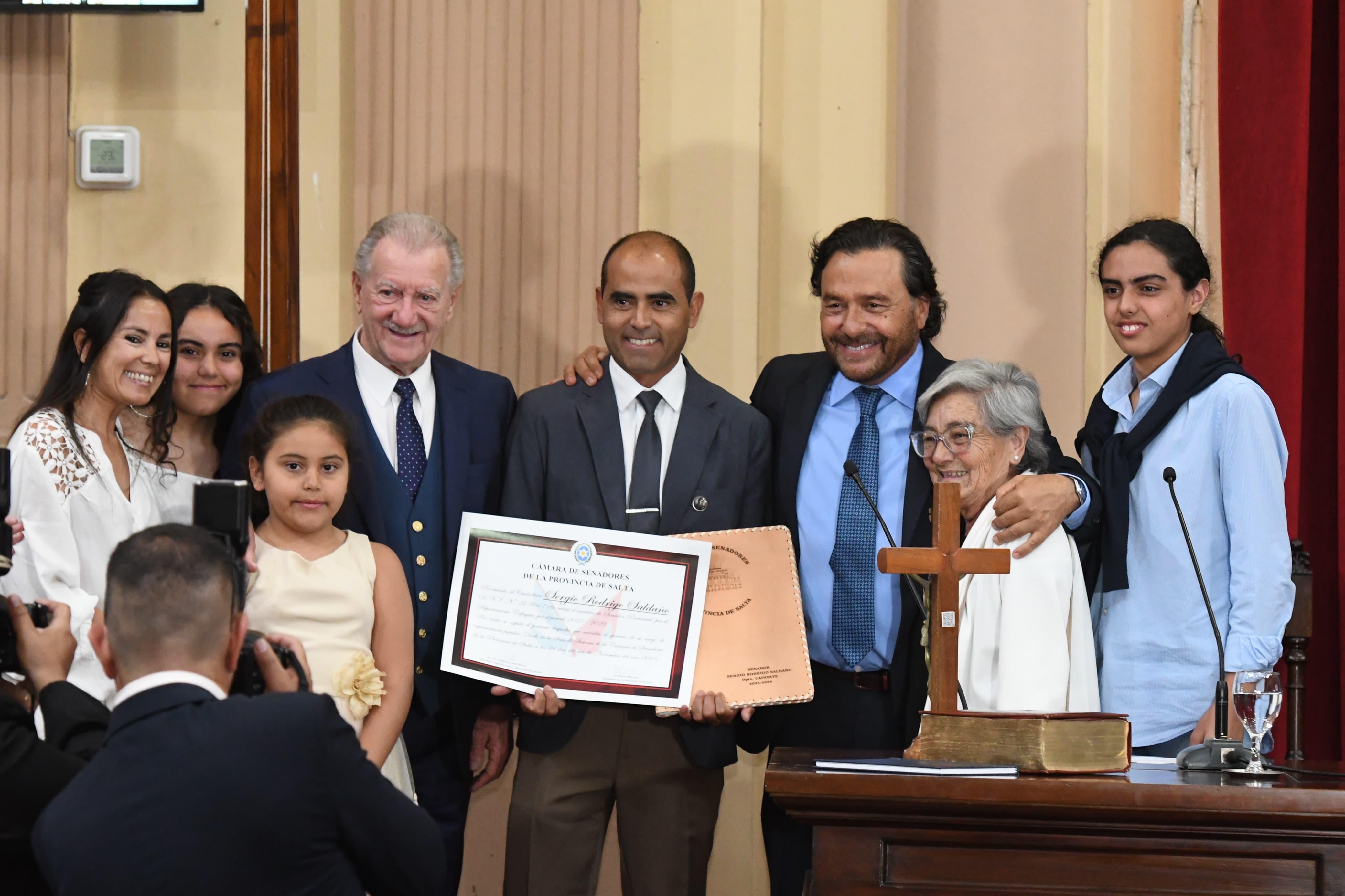 Los libertarios se plantan en la Legislatura provincial - Image 1