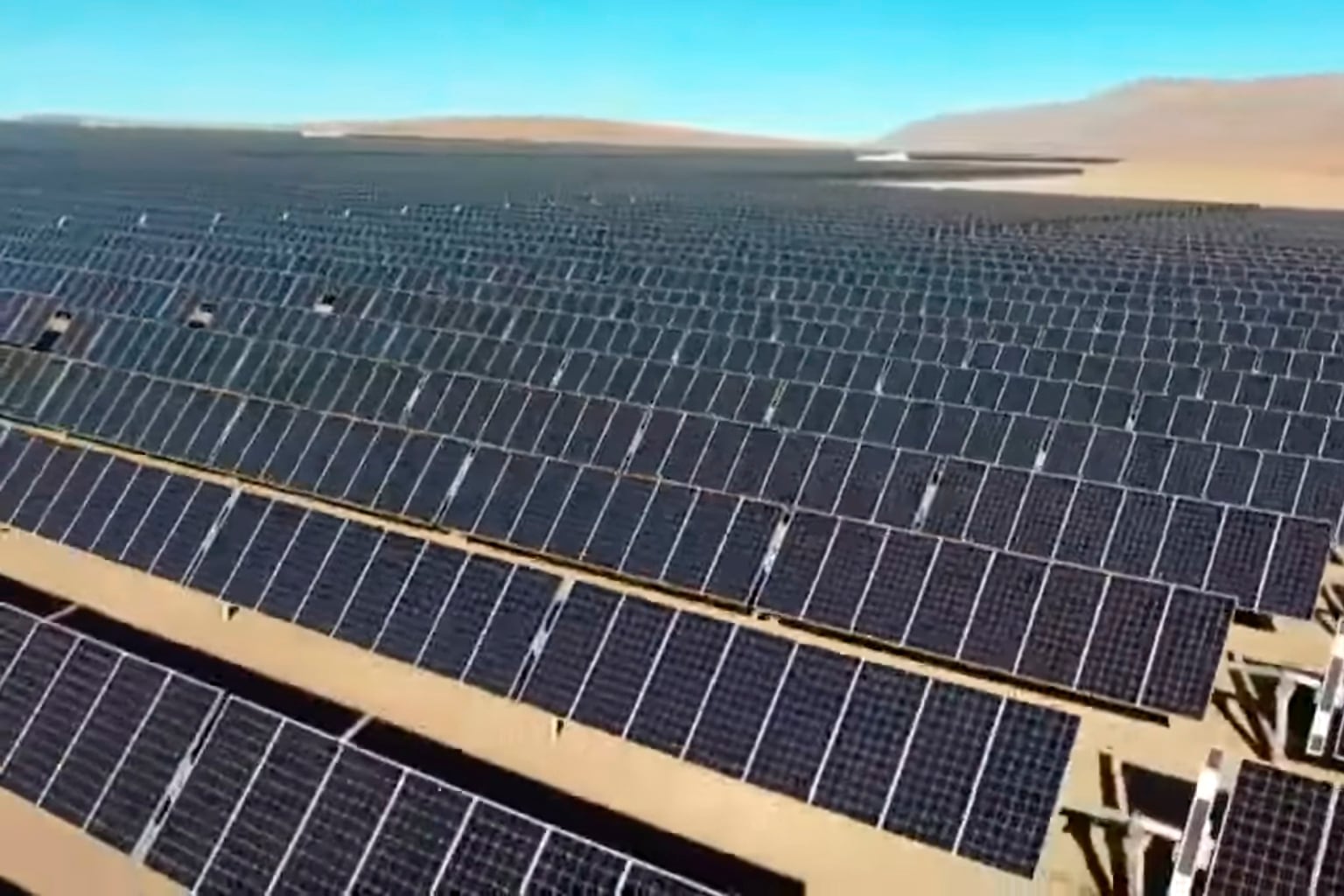 CAPTURA VIDEO 
     chile    desierto    atacama     panel    solar