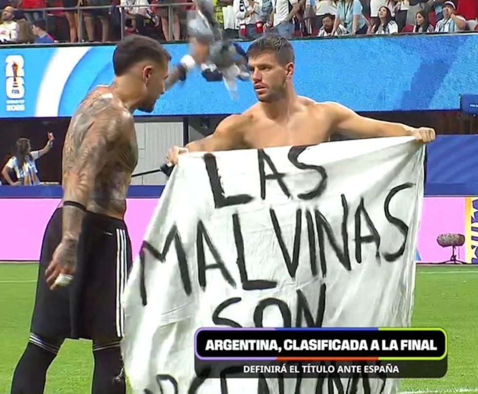 ►Polémica por festejo de Argentina: ¿Sancionará la FIFA a Lo Celso por la bandera de Malvinas?