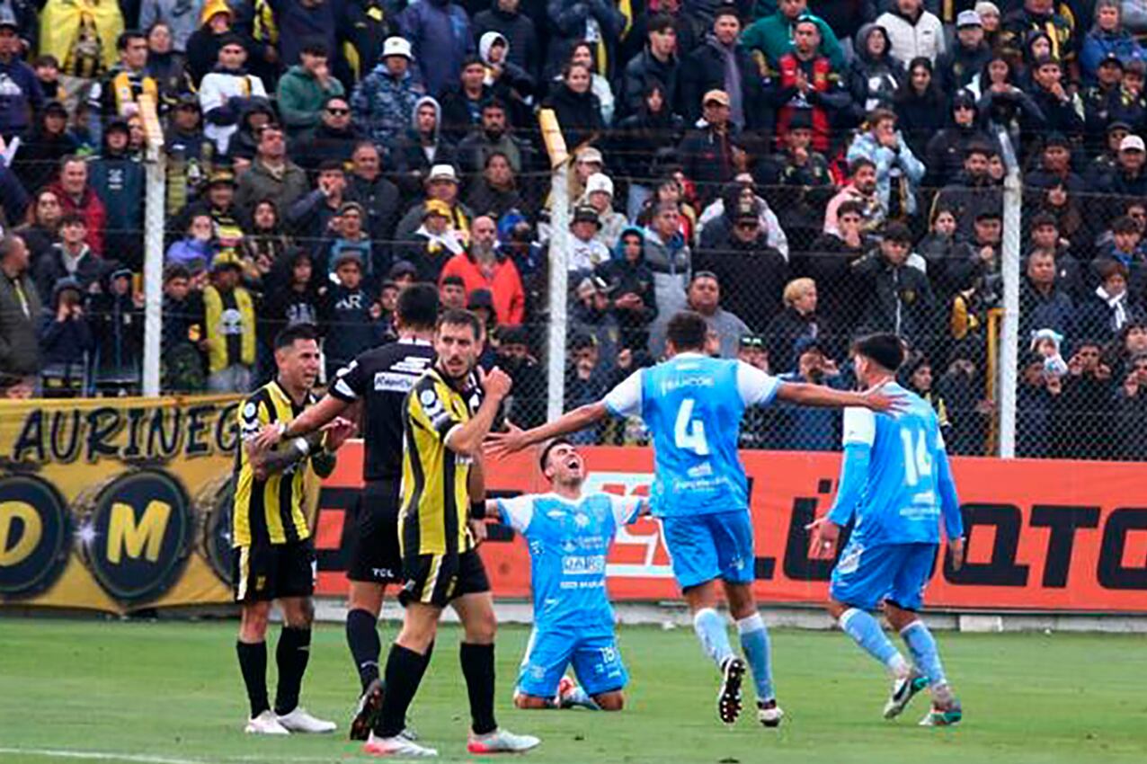 FOTO PRENSA ESTUDIANTES RIO CUARTO nacional B deportivo madryn estudiantes rio cuarto