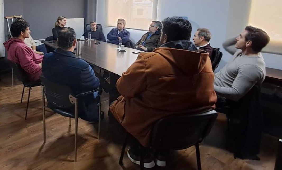 Si no se cancelan los pagos, habría recortes en el servicio.