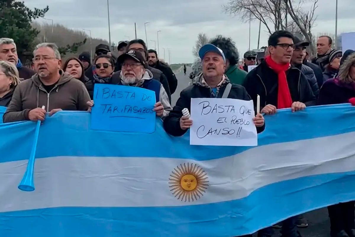 El aumento de la luz en el interior encendió la furia y los cañones apuntan a Milei - Página|12