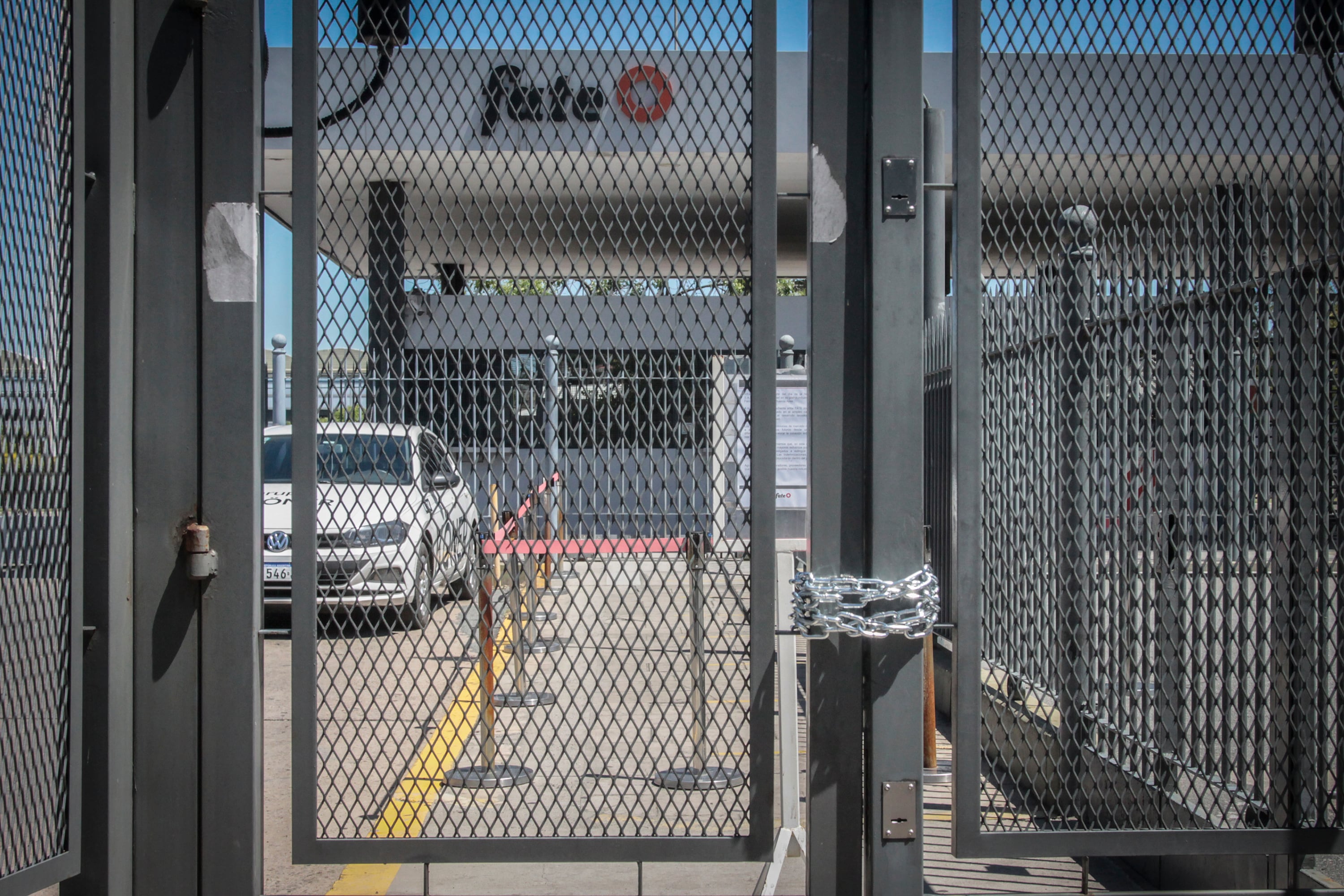 FOTO JORGE LARROSA 
   despidos planta fate en victoria