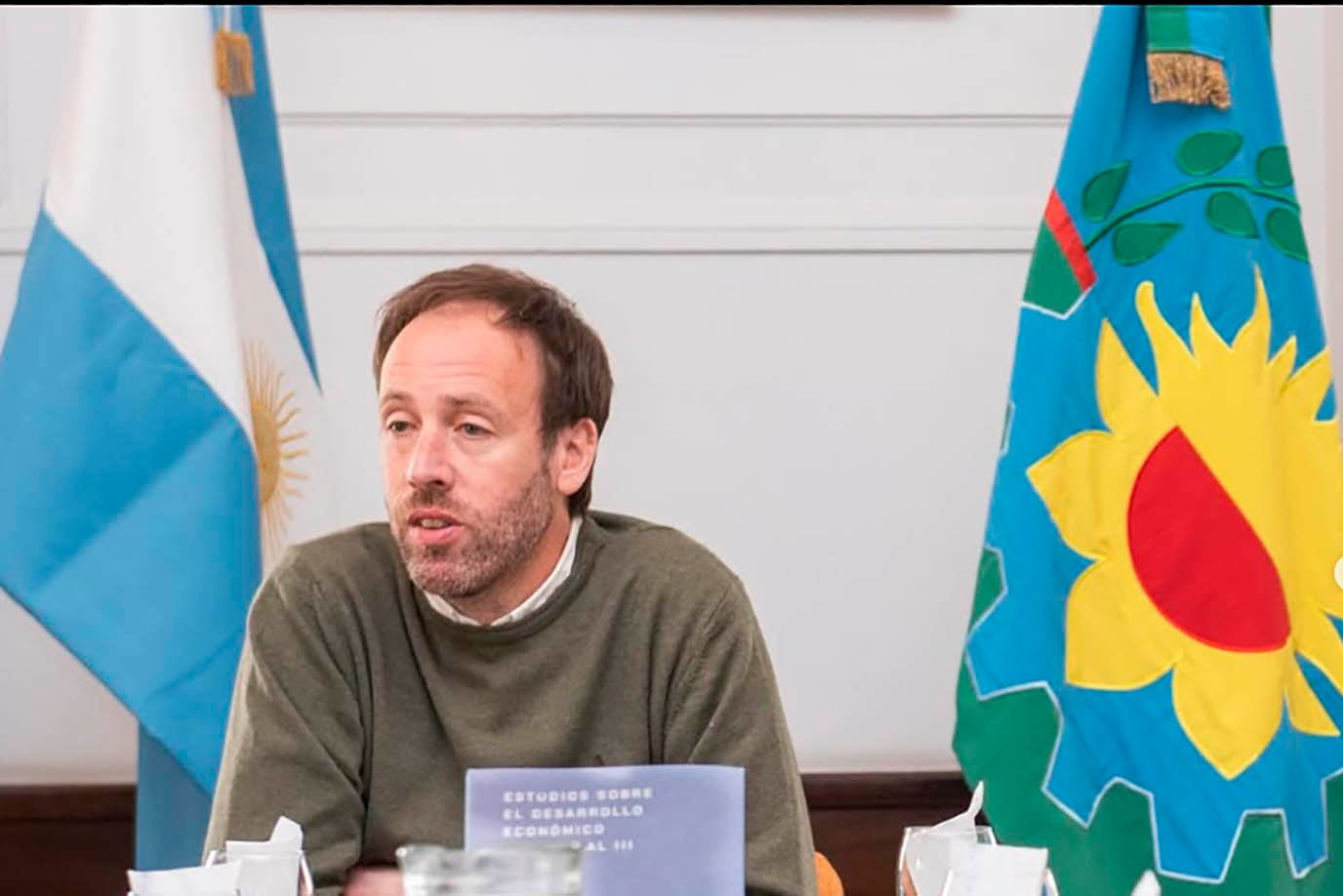 FOTO REDES SOCIALES 
   pablo julio lopez  ministro  economia  bonaerense