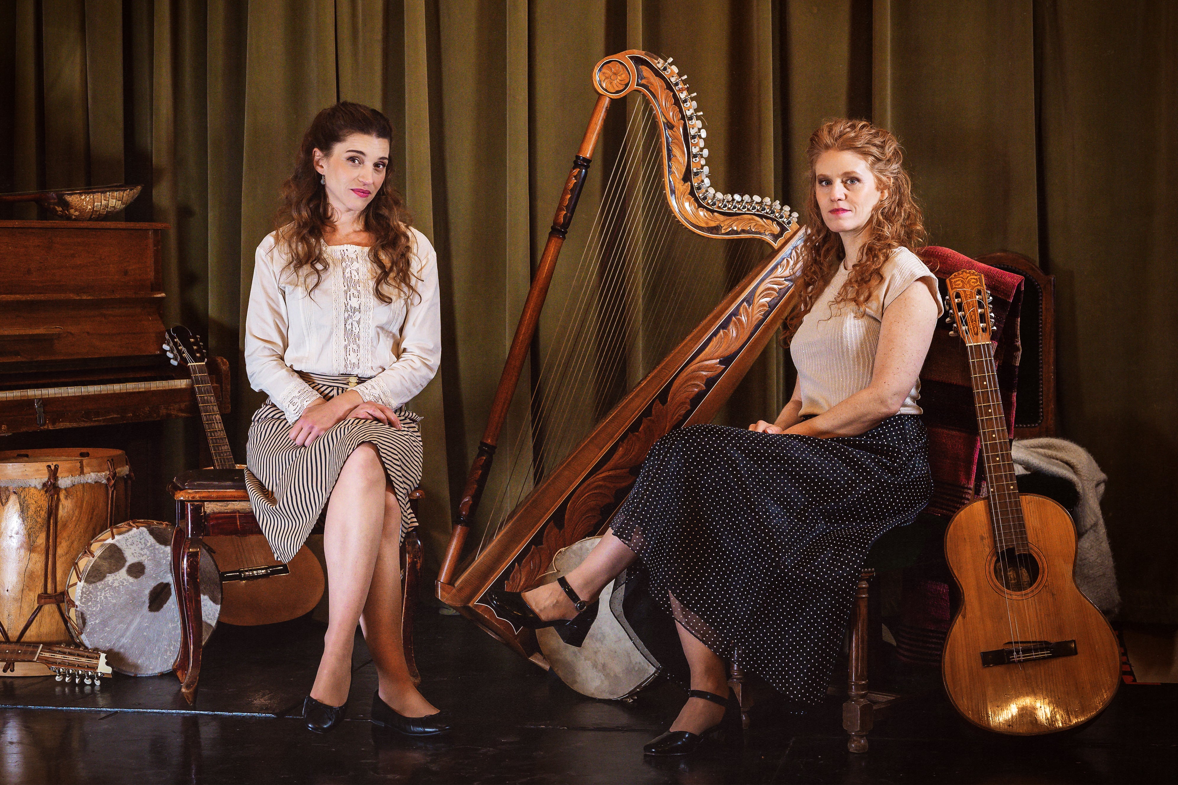 FOTO PRENSA 
   eva y nadia