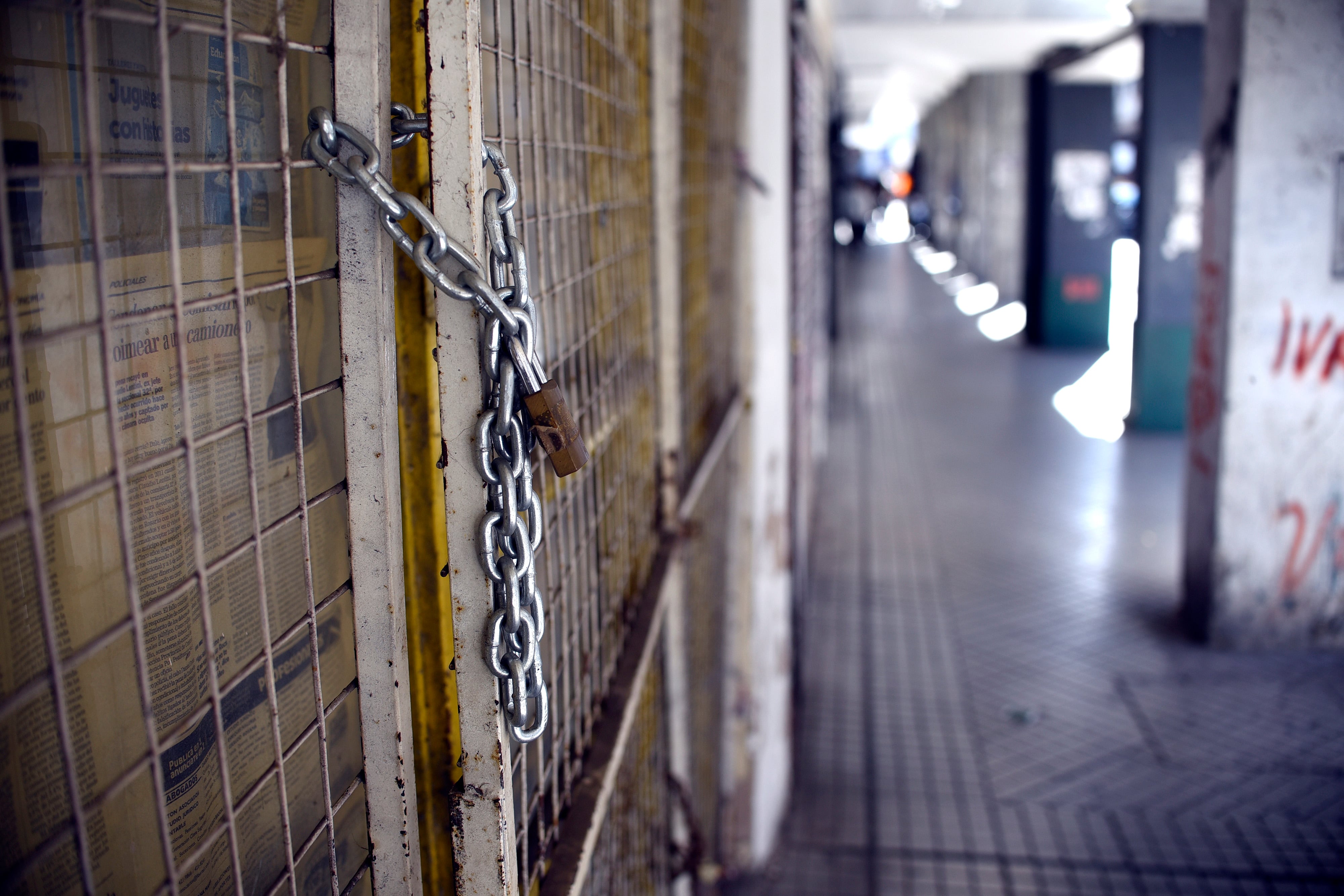 CENTRO LOCALES COMERICALES VACIOS CERRADOS OCIOSOS
FOTO: ANDRES MACERA