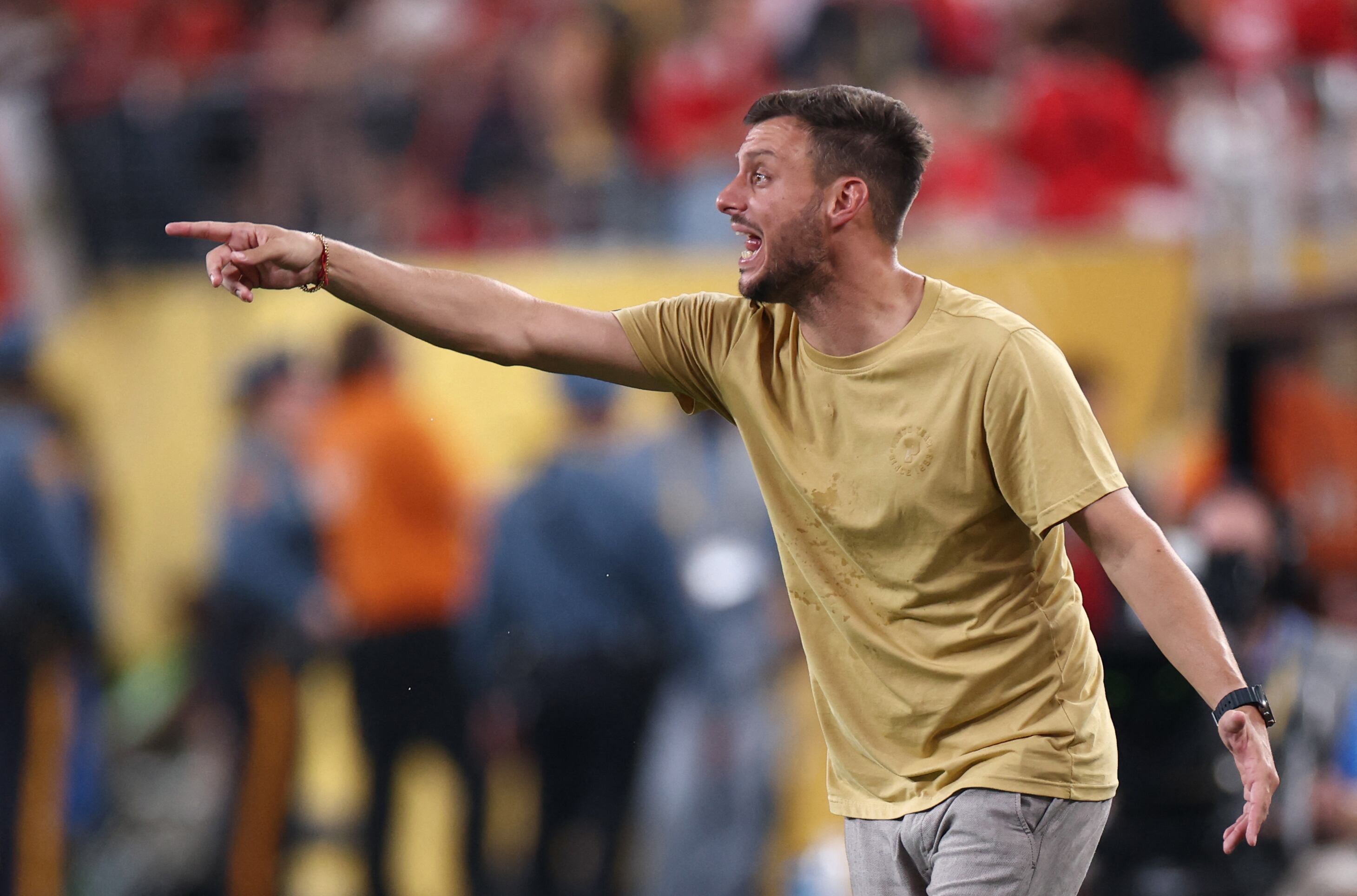 (FILES) FC Porto's Argentinian coach Martin Anselmi gestures during the FIFA Club World Cup 2025 Group A football match between Portugal's Porto FC and Egypt's Al-Ahly at the MetLife stadium in East Rutherford, New Jersey on June 23, 2025. Argentine Martin Anselmi is Botafogo's new head coach, the Rio de Janeiro team announced on December 22, 2025, days after the departure of Italian Davide Ancelotti. (Photo by FRANCK FIFE / AFP)