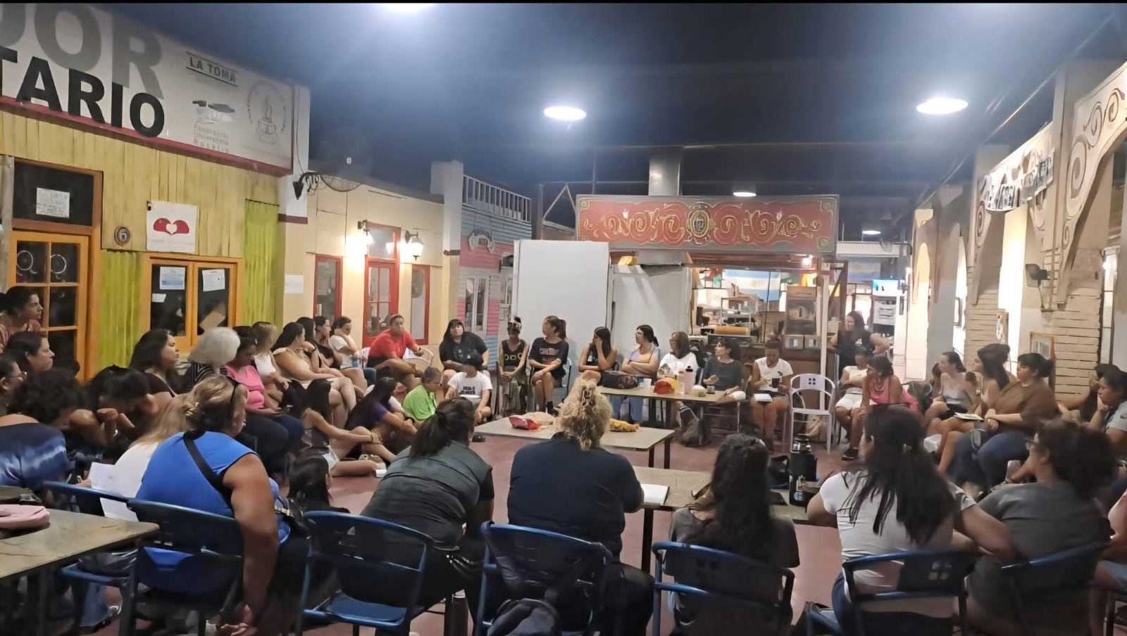 asamblea feminista 8m en La Toma Rosario