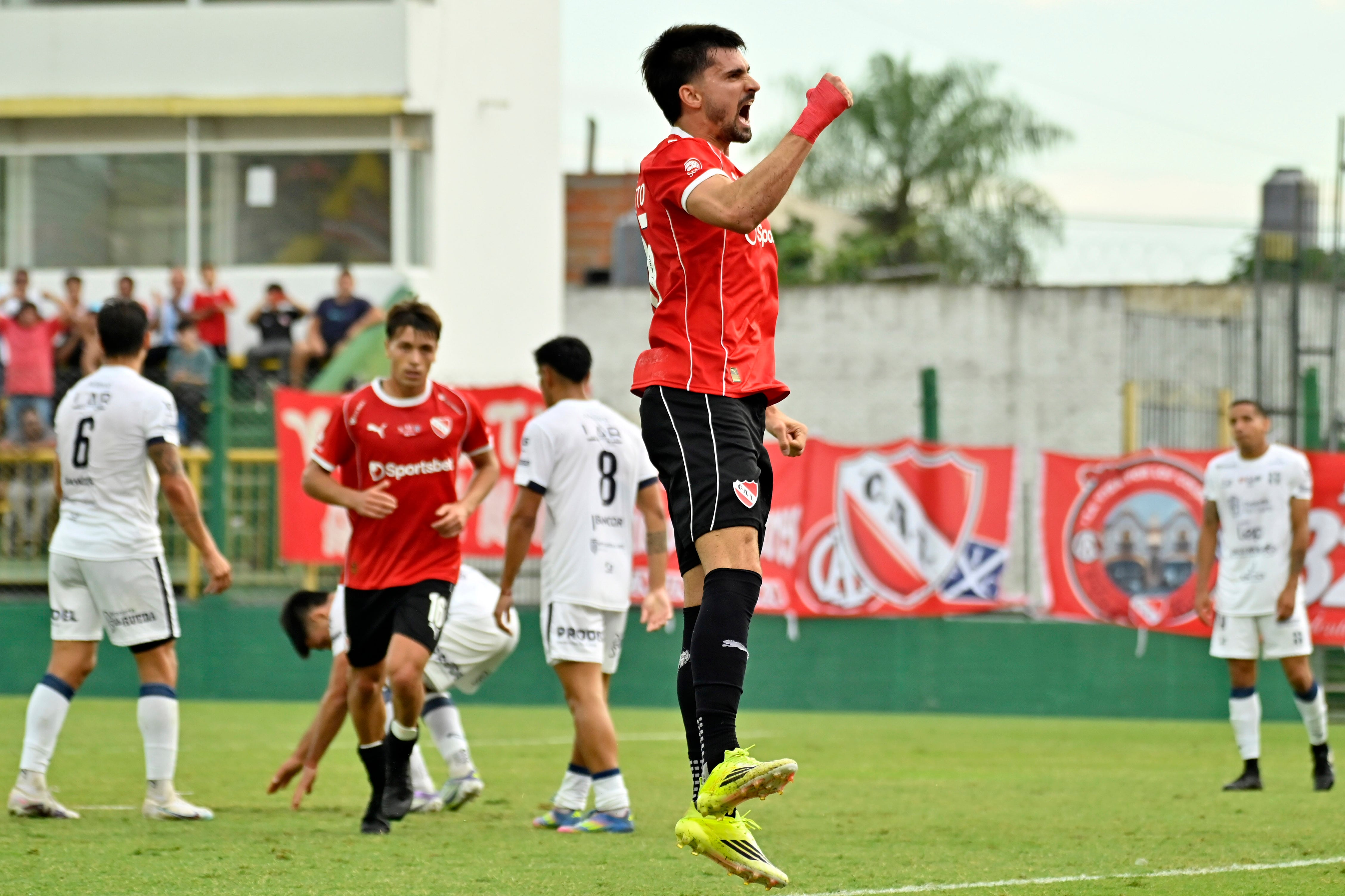 FOTOBAIRES 
    copa   argentina 2026   Independiente     Atenas     Ignacio Pussetto.