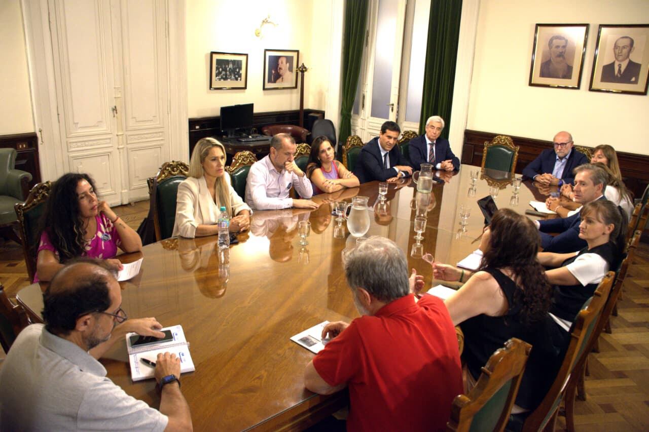 Sindicato de Prensa Rosario reunion con senadores nacionales en defensa del estatuto del periodista