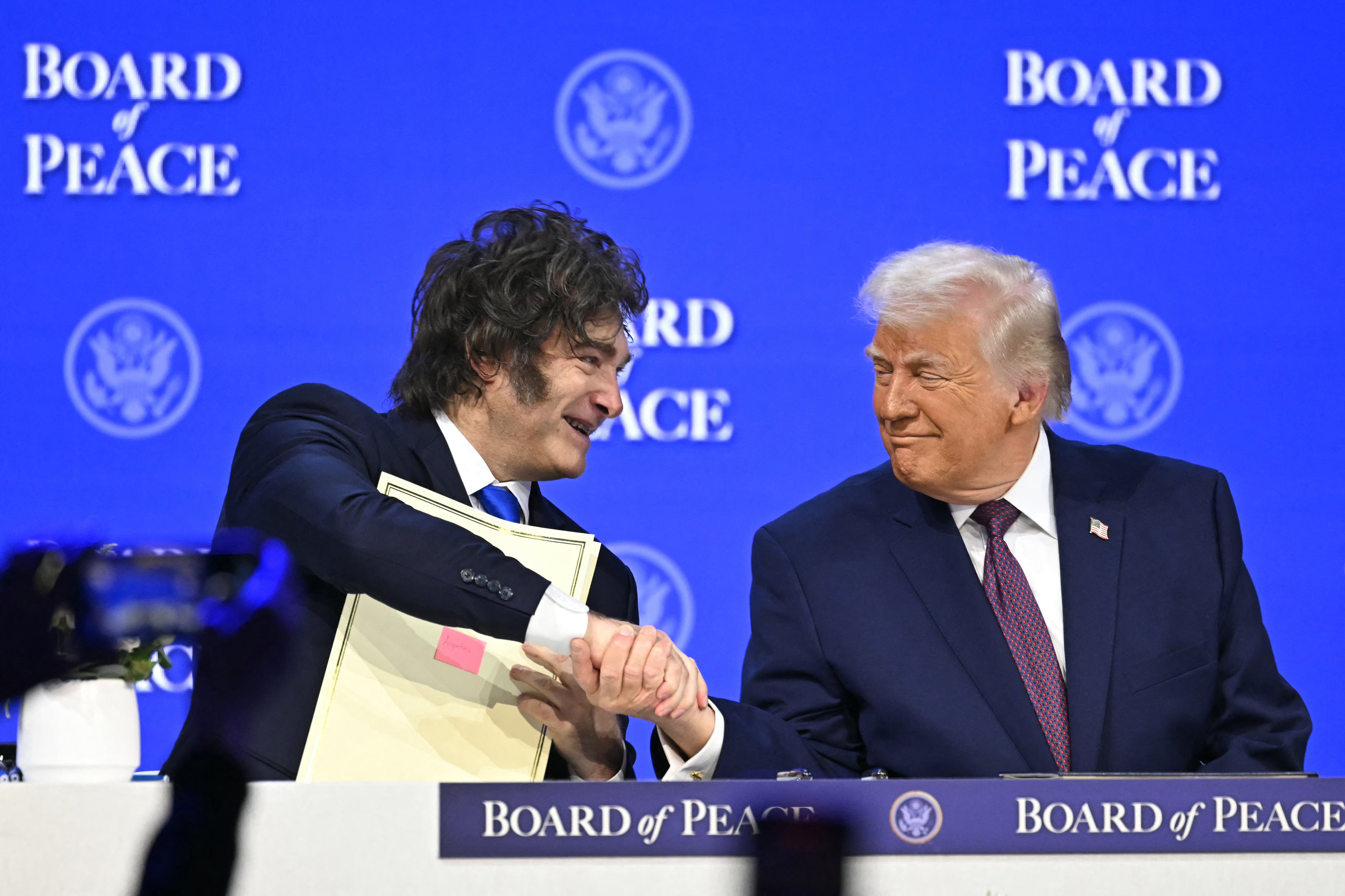 Milei ordenó eludir al Congreso para que la Argentina se sume a la ONU Blue  de Trump – Página|12