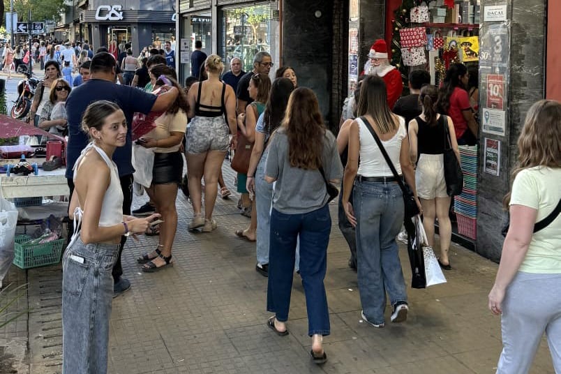 Gala de Vidrieras con Noche de los Regalos en La Plata
