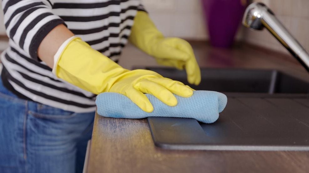 En junio, el personal de casas particulares recibirá un incremento mensual del 7%, tras el último acuerdo paritario.