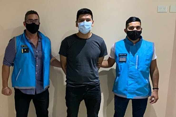 Según la fiscalía del caso, el acusado aprovechó que la víctima se encontraba confundida e indefensa para desvestirla y abusar sexualmente de ella.