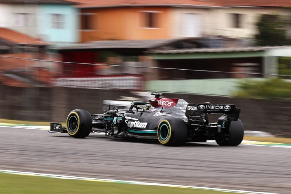 Hamilton sólo puede aspirar a largar sexto en Brasil