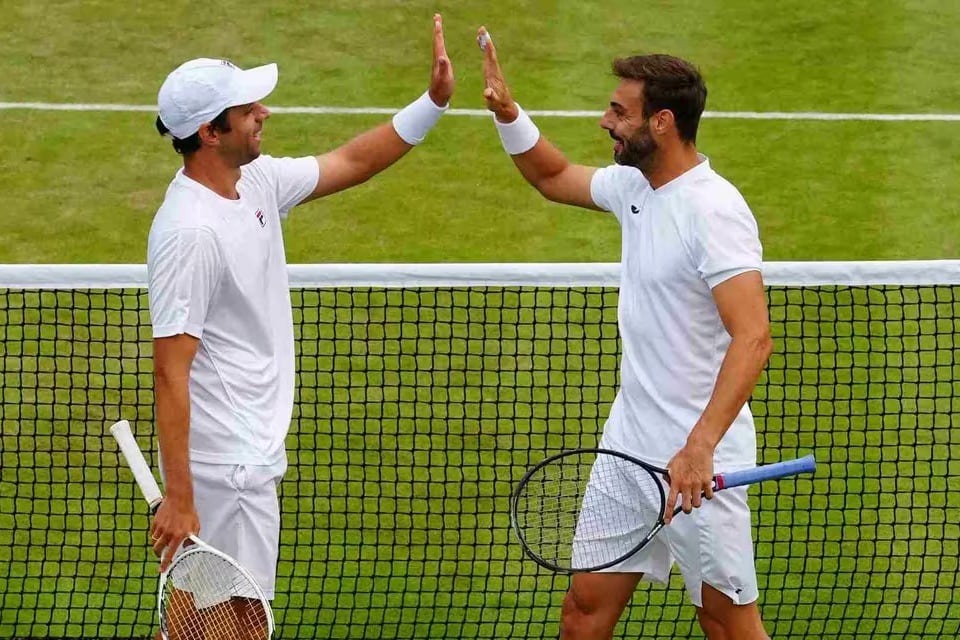 Zeballos y Granollers festeja el pasaje a las semifinales de Wimbledon.