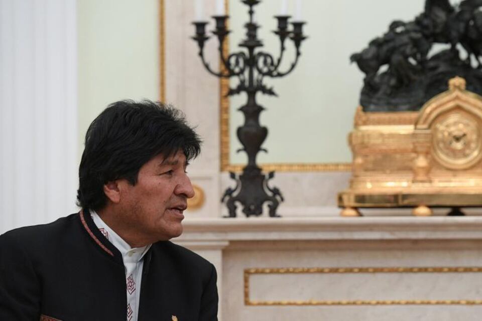 Morales contó que evaluó con funcionarios y empresarios como cómo "blindarse" ante los problemas económicos de la Argentina.