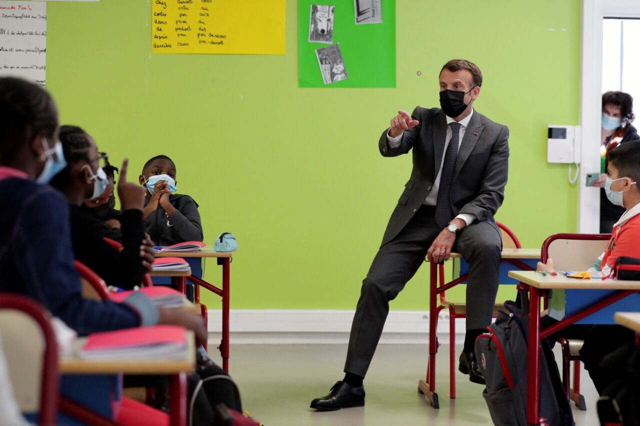 Macron en la escuela primaria Melun. 