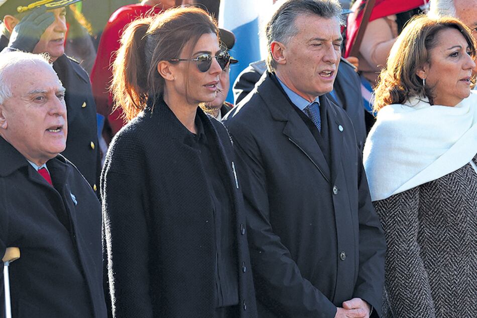 En contraste con los actos populares del anterior gobierno, en el acto de Macri hubo poca gente.