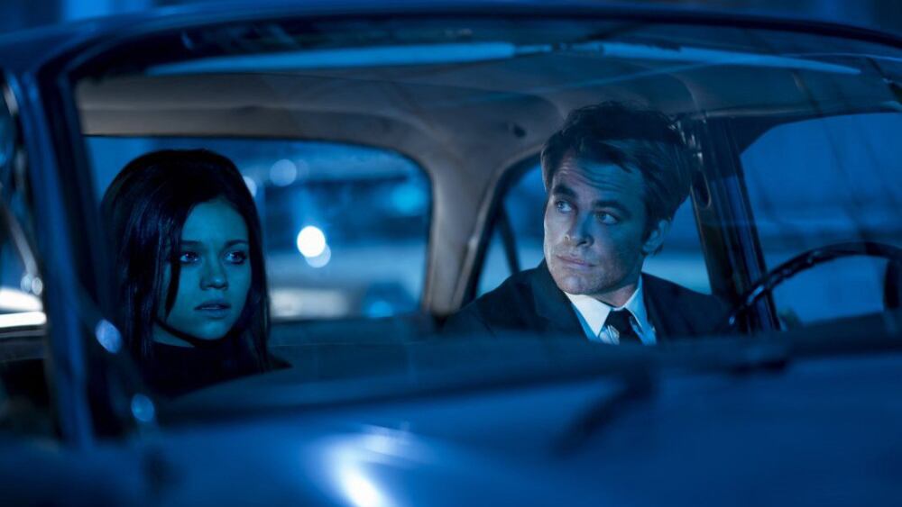 La miniserie cuenta la historia de una chica adoptada que busca sus orígenes en la "pecaminosa" Los Ángeles de los ‘60.