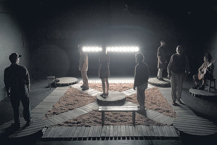 La vida rutinaria y la falta de perspectivas, algunos de los temas de esta obra montada en Beckett Teatro.