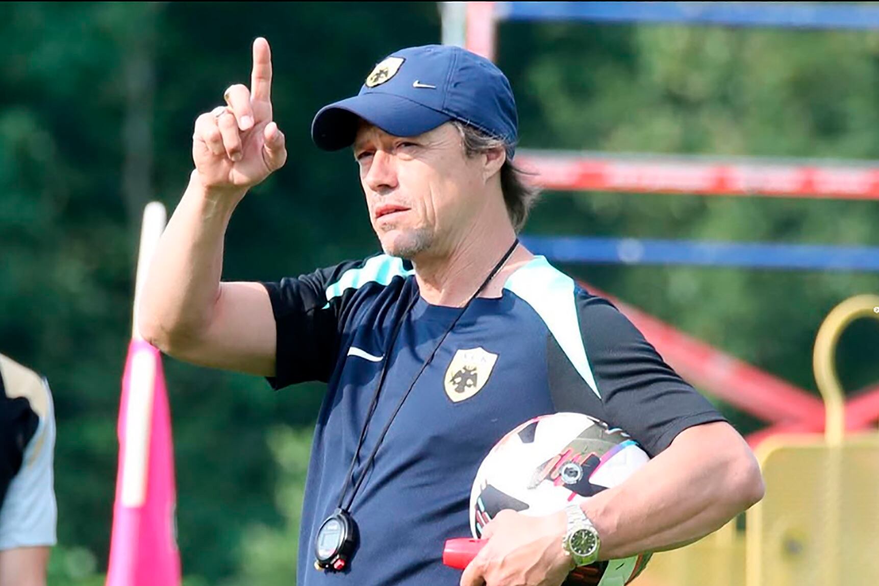Almeyda dirigió al AEK de Atenas